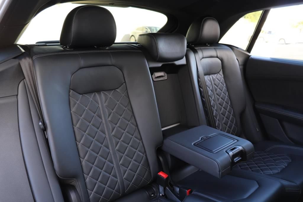 Used 2023 Audi SQ8 Prestige AWD/4WD image 29