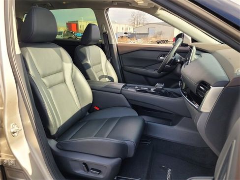 Used 2023 Nissan Rogue SL image 15