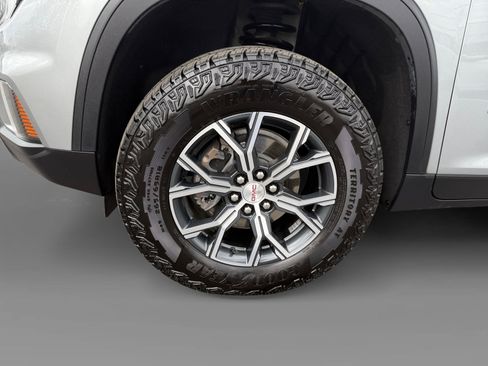 Used 2024 GMC Acadia AT4 w/ Luxury Package AWD/4WD image 9