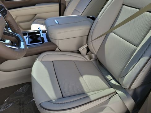 New 2026 GMC Yukon Denali w/ Denali Reserve Package AWD/4WD image 23