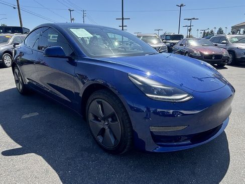 Used 2023 Tesla Model 3 Standard Range RWD image 8