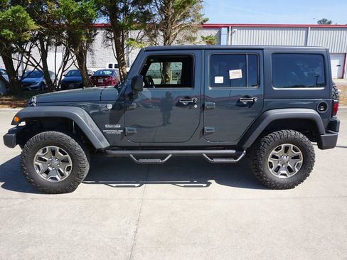 Used 2017 Jeep Wrangler Unlimited Sport w/ Max Tow Package AWD/4WD image 14