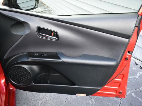 Used 2022 Toyota Prius LE FWD image 41