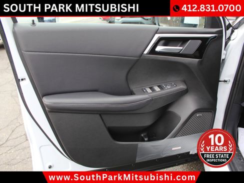 New 2026 Mitsubishi Outlander SE image 14