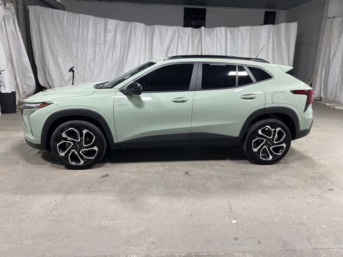 Used 2024 Chevrolet Trax RS FWD image 4