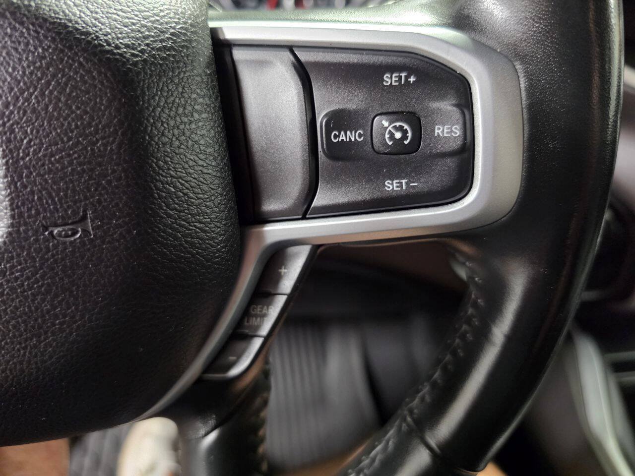 Used 2024 RAM 2500 Big Horn w/ Off Road Package AWD/4WD image 31