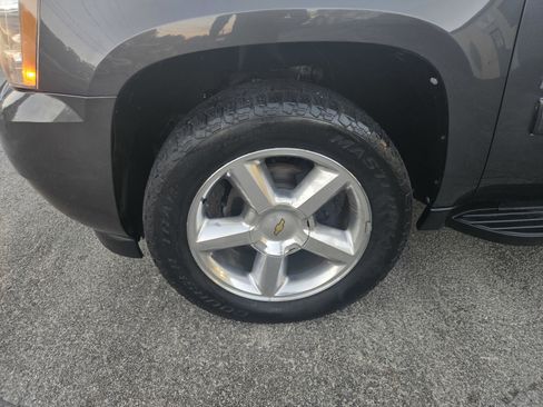 Used 2011 Chevrolet Avalanche LS w/ Regional Value Package image 23