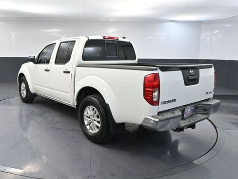 Used 2015 Nissan Frontier SV image 6