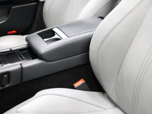 Used 2016 Aston Martin V8 Vantage S RWD image 19
