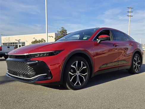 Used 2024 Toyota Crown Limited image 7