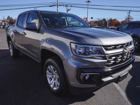 Used 2022 Chevrolet Colorado LT w/ LT Convenience Package image 3