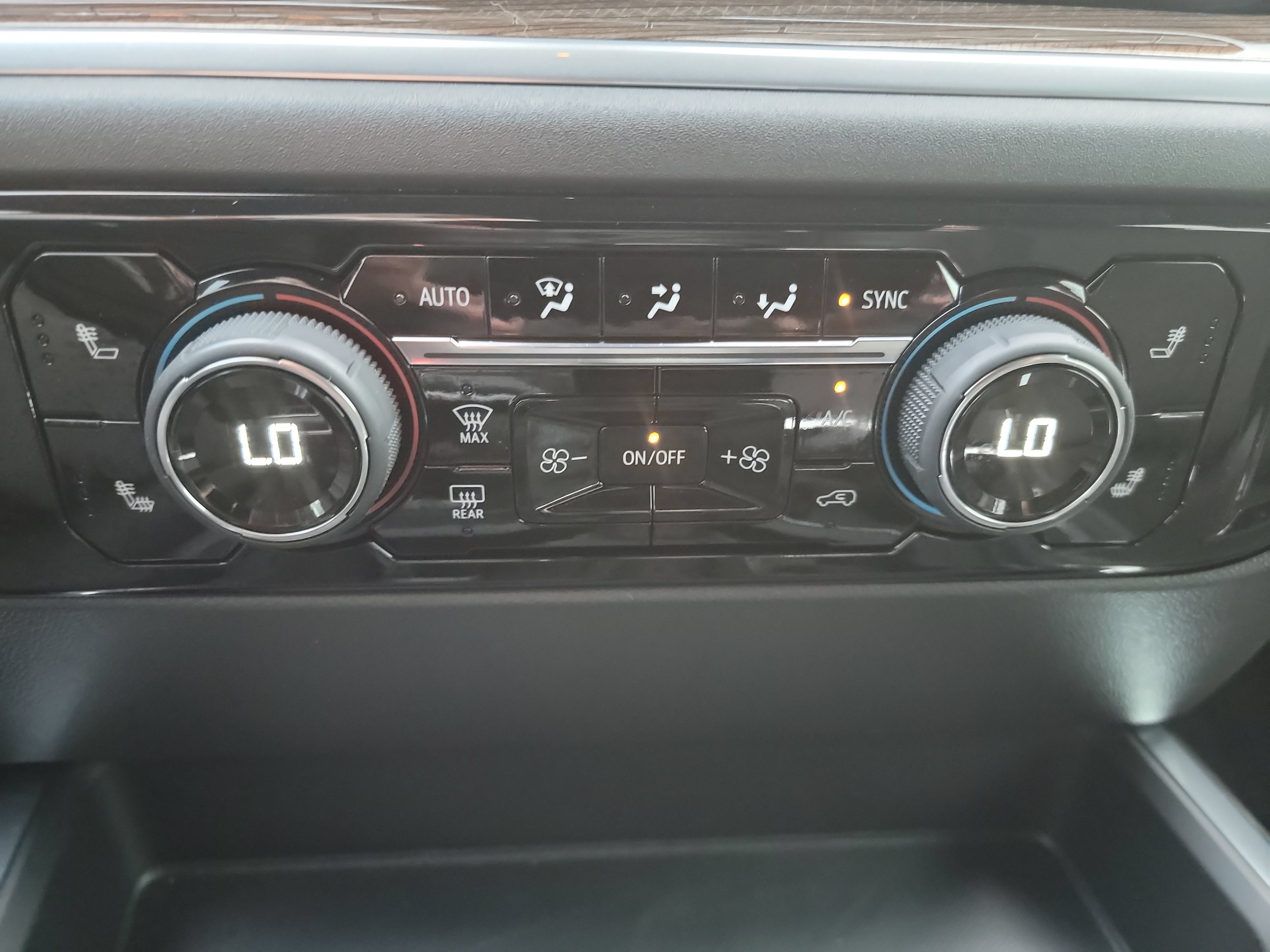 Used 2026 Chevrolet Silverado 1500 LT Trail Boss w/ Convenience Package II AWD/4WD image 21