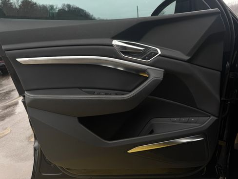 Used 2019 Audi e-tron Premium Plus image 80