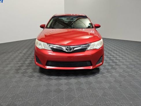 Used 2014 Toyota Camry LE image 9