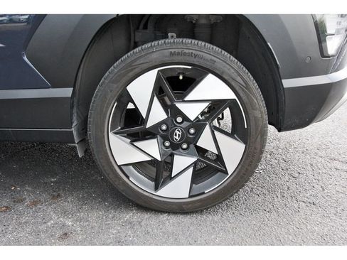 Used 2025 Hyundai Kona Limited AWD/4WD image 33