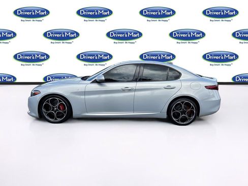 Used 2022 Alfa Romeo Giulia Ti w/ Active Assist Plus Package RWD image 4
