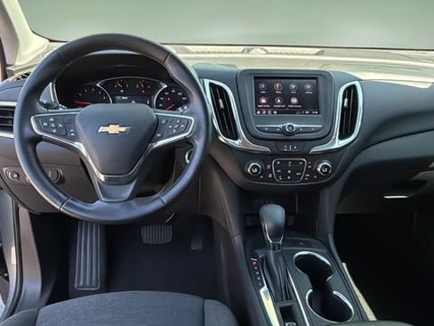 Used 2024 Chevrolet Equinox LT FWD image 11