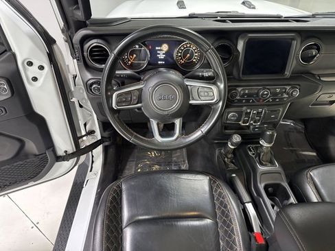 Used 2021 Jeep Gladiator Overland image 12