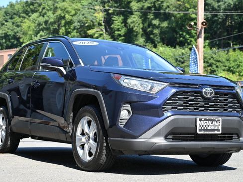 Used 2020 Toyota RAV4 XLE w/ All Weather Liner Package AWD/4WD image 7