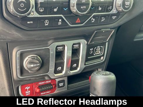 Used 2018 Jeep Wrangler Rubicon AWD/4WD image 21