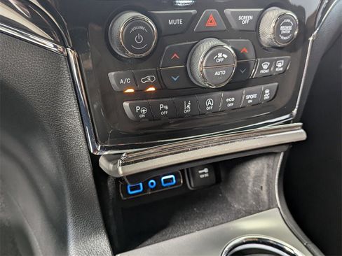 Used 2021 Jeep Grand Cherokee Overland image 23