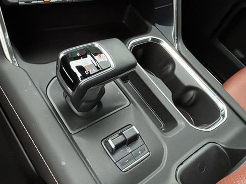 Used 2025 GMC Sierra 1500 Denali Ultimate AWD/4WD image 30