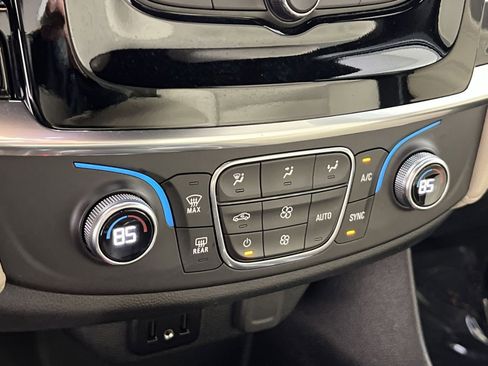 Used 2023 Chevrolet Traverse LS w/ Safety Package image 21