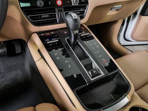 New 2026 Porsche Macan S AWD/4WD image 19
