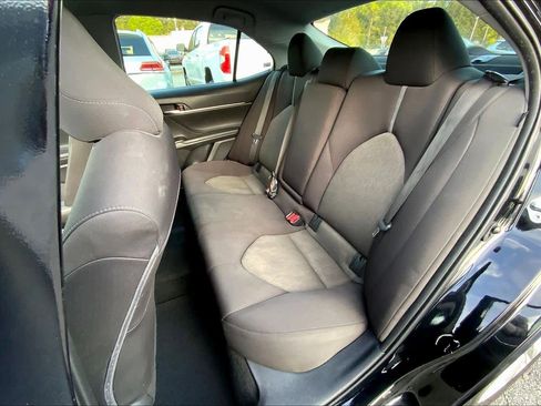 Used 2022 Toyota Camry LE image 20