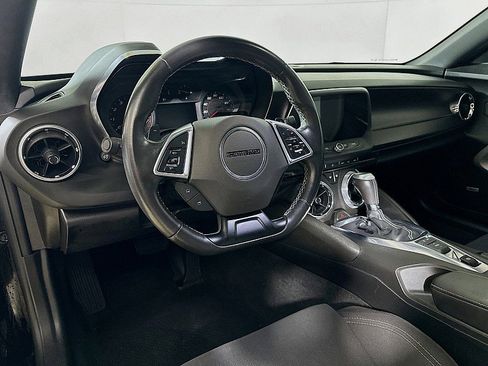 Used 2020 Chevrolet Camaro LT w/ Technology Package image 9