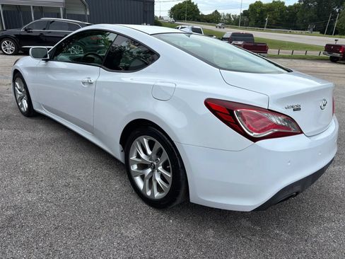 Used 2014 Hyundai Genesis 2.0T RWD image 5