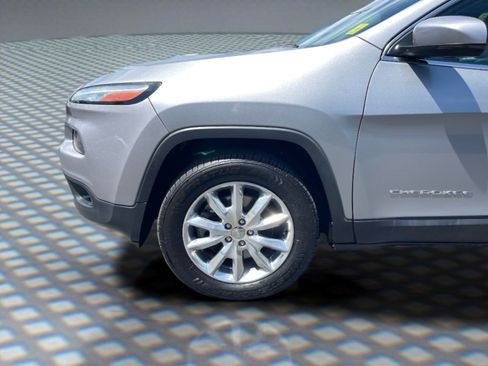Used 2017 Jeep Cherokee Limited AWD/4WD image 13