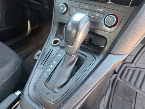 Used 2015 Ford Focus SE FWD image 9