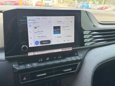 New 2026 Toyota Camry Hybrid FWD image 28