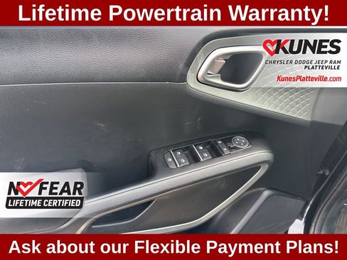 Used 2025 Kia Soul LX FWD image 19