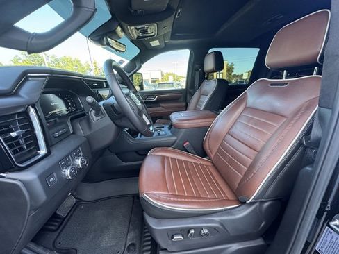 Used 2024 GMC Sierra 2500 Denali Ultimate image 9