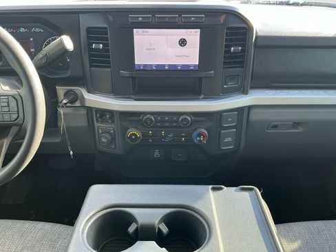 Used 2024 Ford F250 XLT image 11