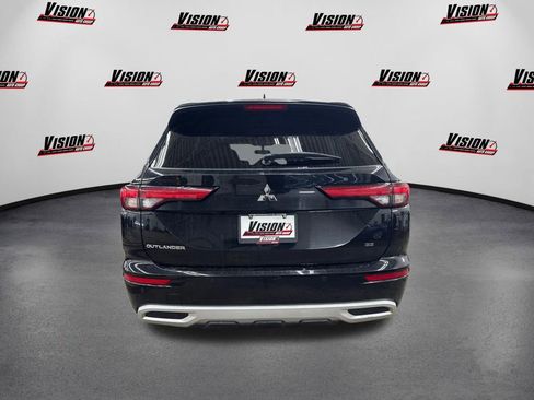 Used 2024 Mitsubishi Outlander SE image 6