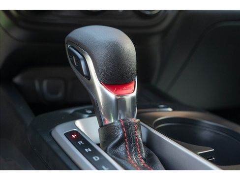 Used 2025 Chevrolet Trax RS w/ Driver Confidence Package FWD image 40