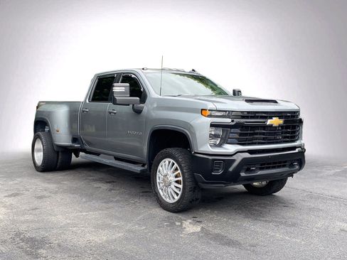 Used 2024 Chevrolet Silverado 3500 W/T AWD/4WD image 2