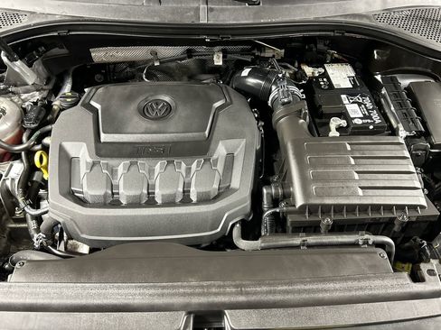 Used 2024 Volkswagen Tiguan SE image 10
