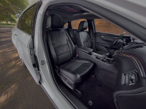 Used 2017 Chevrolet Impala LT w/ Convenience Package FWD image 14