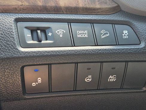 Used 2017 Hyundai Santa Fe FWD image 28