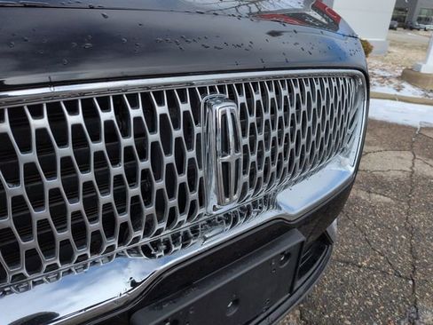 Used 2019 Lincoln Nautilus Select image 9