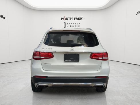 Used 2019 Mercedes-Benz GLC 300 image 4