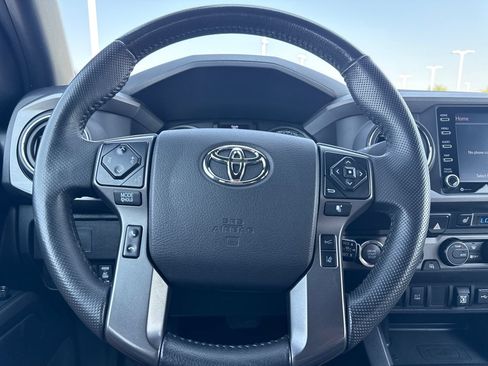 Used 2021 Toyota Tacoma TRD Sport AWD/4WD image 18