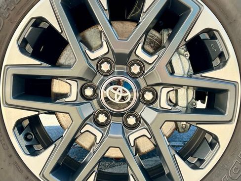 Used 2025 Toyota Tundra Limited image 17