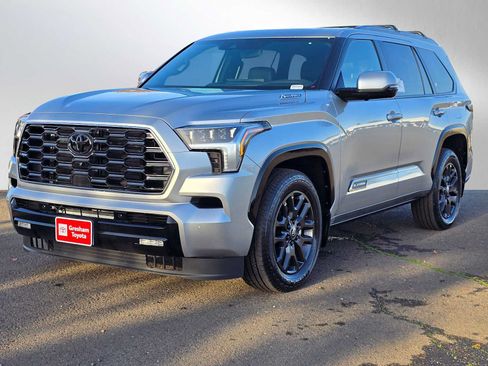 Used 2025 Toyota Sequoia Platinum AWD/4WD image 8