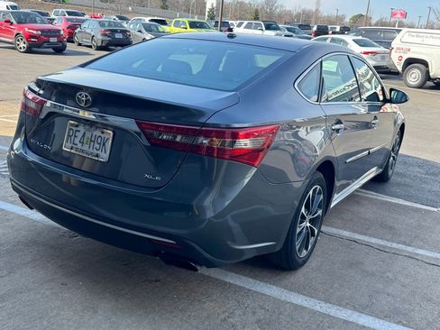 Used 2016 Toyota Avalon XLE Premium image 6