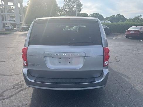 Used 2017 Dodge Grand Caravan SE FWD image 5